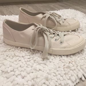 Mossimo White/Cream Sneaker Size 9